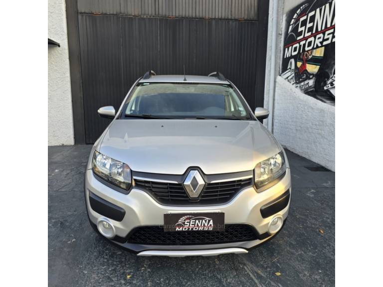RENAULT - SANDERO - 2017/2017 - Prata - R$ 49.900,00