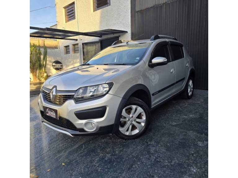RENAULT - SANDERO - 2017/2017 - Prata - R$ 49.900,00