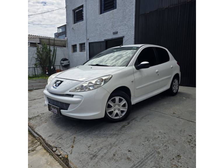 PEUGEOT - 207 - 2013/2013 - Branca - R$ 23.900,00