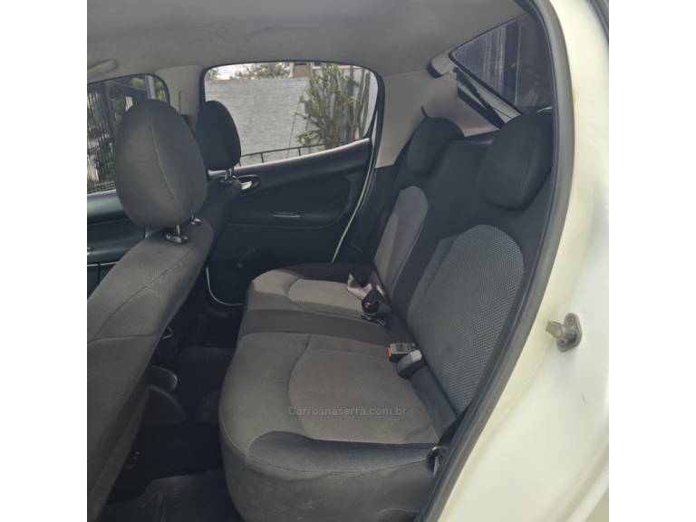 PEUGEOT - 207 - 2013/2013 - Branca - R$ 23.900,00