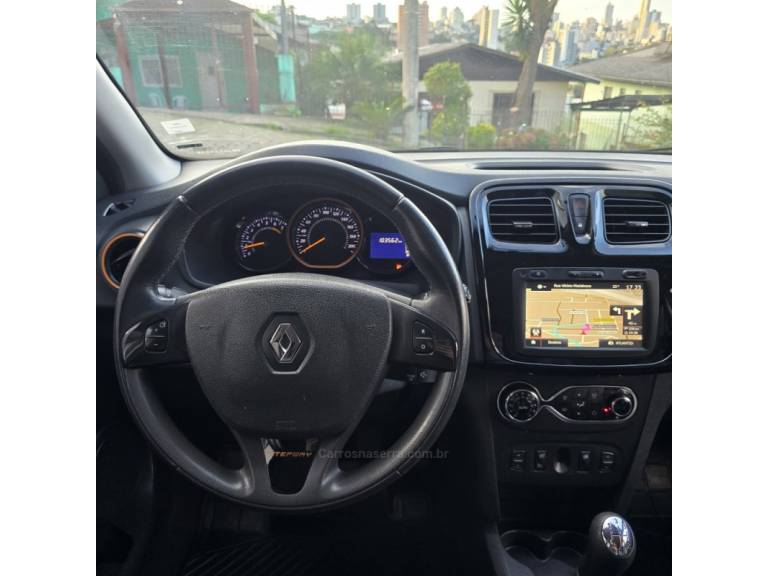RENAULT - SANDERO - 2017/2017 - Prata - R$ 49.900,00
